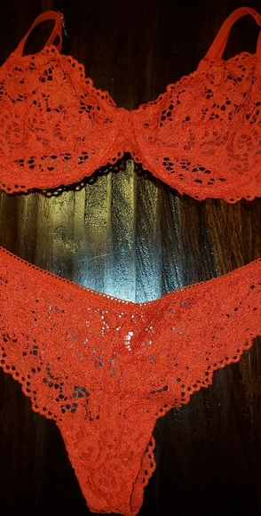 Red Teddy - Picture 5 of 8